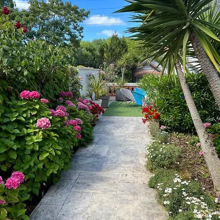 Léoval Sur Le Port Du Pouliguen