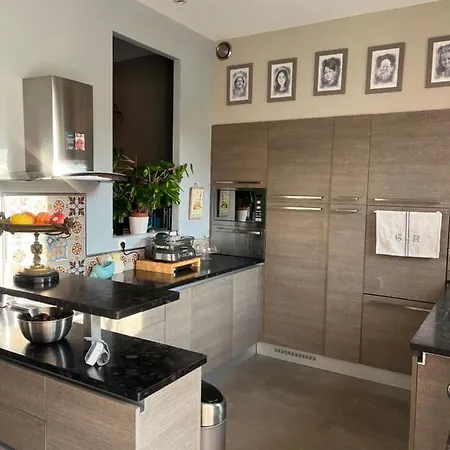 Léoval Sur Le Port Du Pouliguen Le Pouliguen