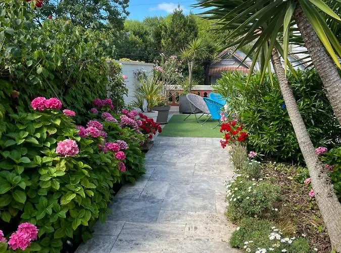 Léoval Sur Le Port Du Pouliguen